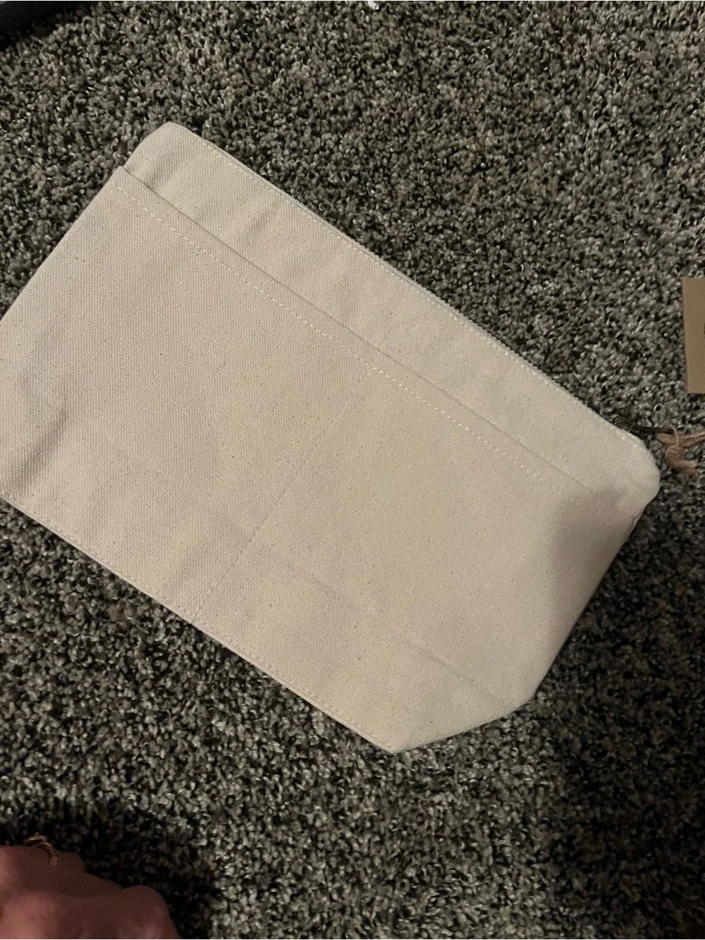 Feed make up bag